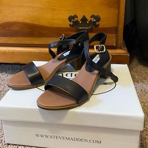NEW Steve Madden black block heel